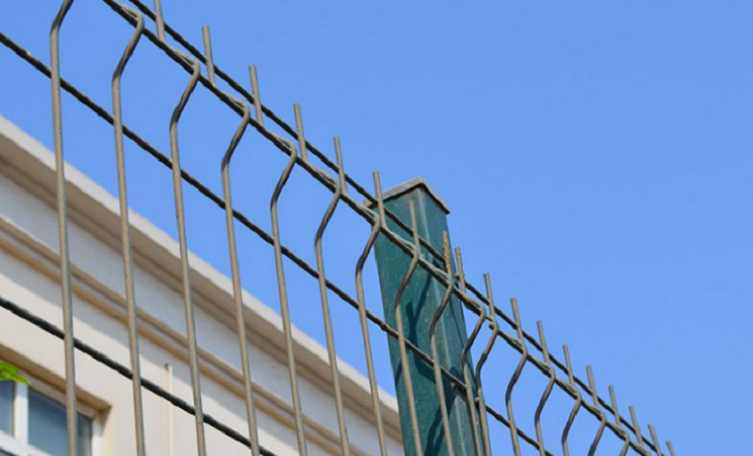 What Are the Typical Applications of 3D Wire Mesh Fence?