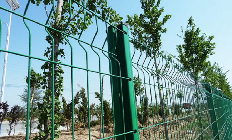 Differences Between 3D Security Fences and 358 Security Fences